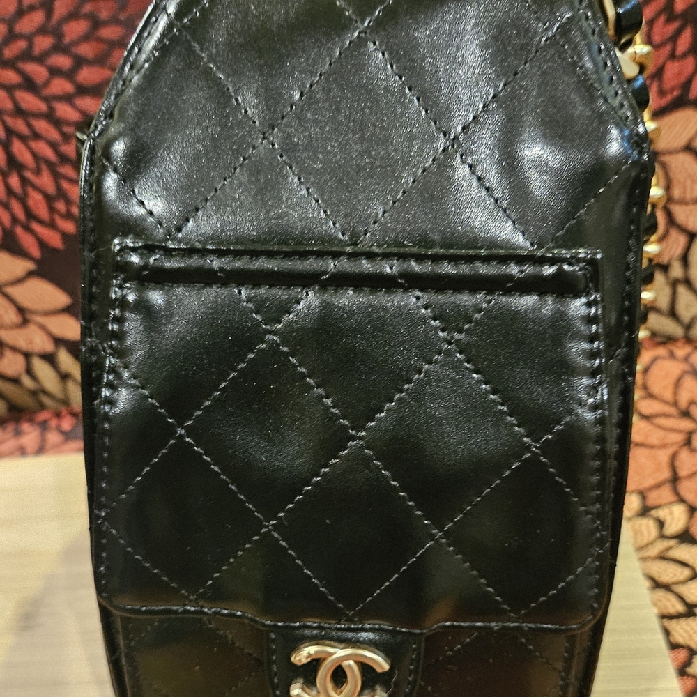 Black Quilted Shoulder Bag with Gold Chain Detail - Picture 4 of 10